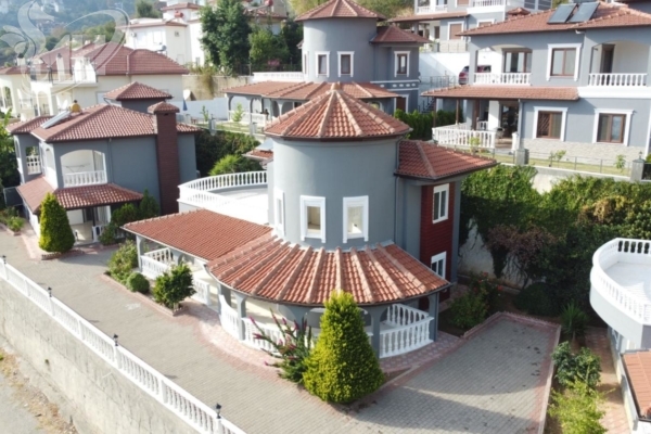 ALANYA / TEPE - 3+1 Property with Castle/Sea View