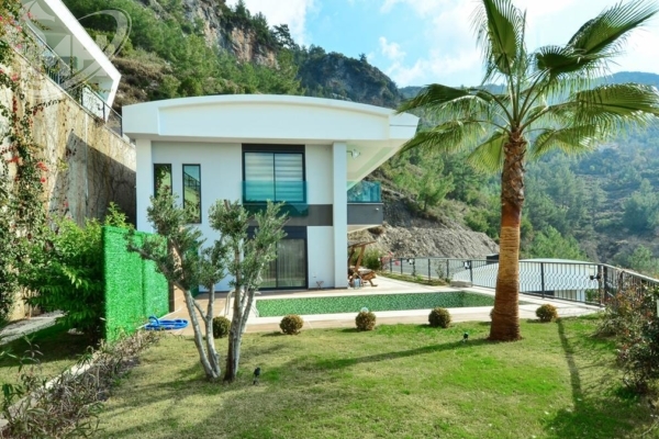 🏡 Luxurious Villa for Sale in ALANYA TEPE - Green Hill Villa